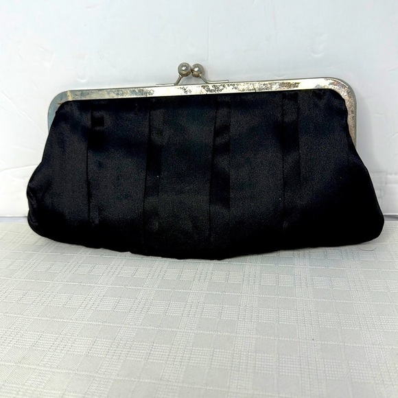 Carolina Herrera kiss lock black and silver clutch - Picture 1 of 8